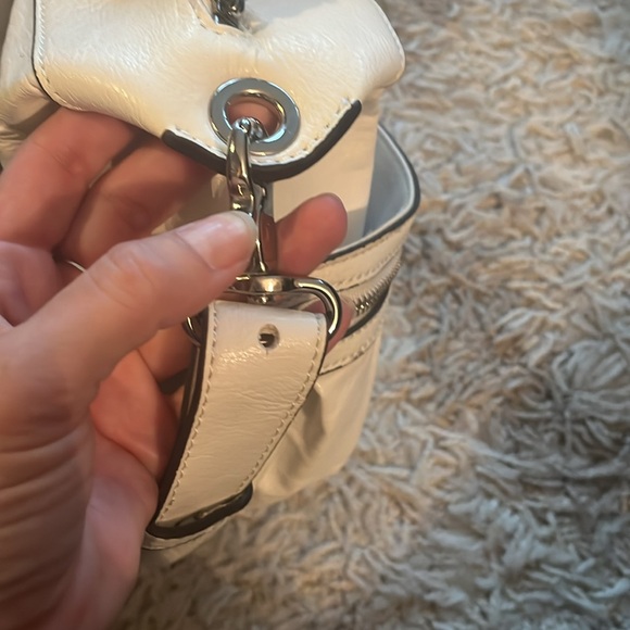 London Fog White Shoulder Bag - Picture 14 of 14